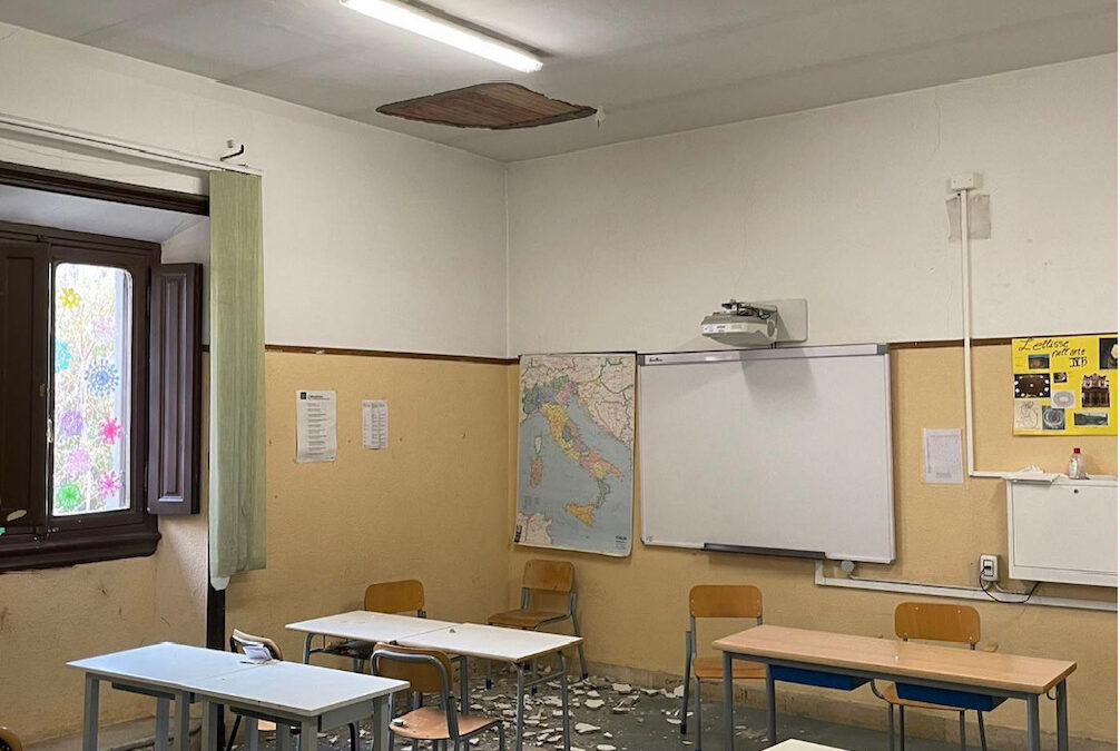 Roma, paura a scuola: crolla parte dell’intonaco al Machiavelli. Paura tra gli studenti e il personale