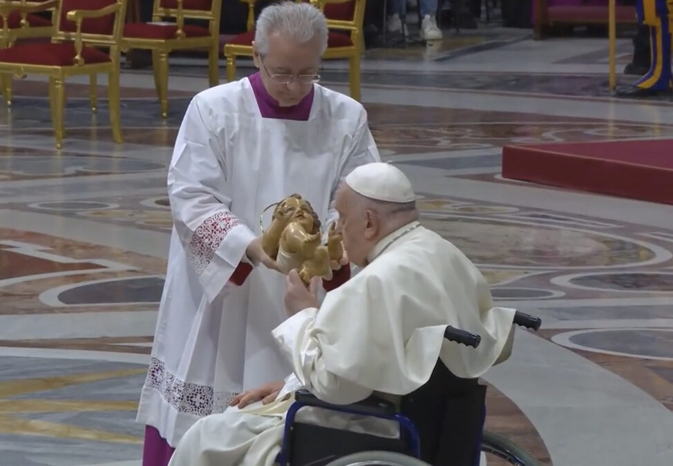 Papa: “Nei Magi vediamo gli smarriti che trovano Gesù”