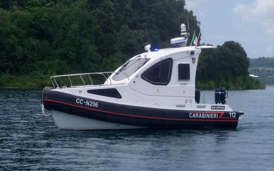 Non riusciva tornare a riva, salvato a Bracciano un giovane che stava facendo windsurf