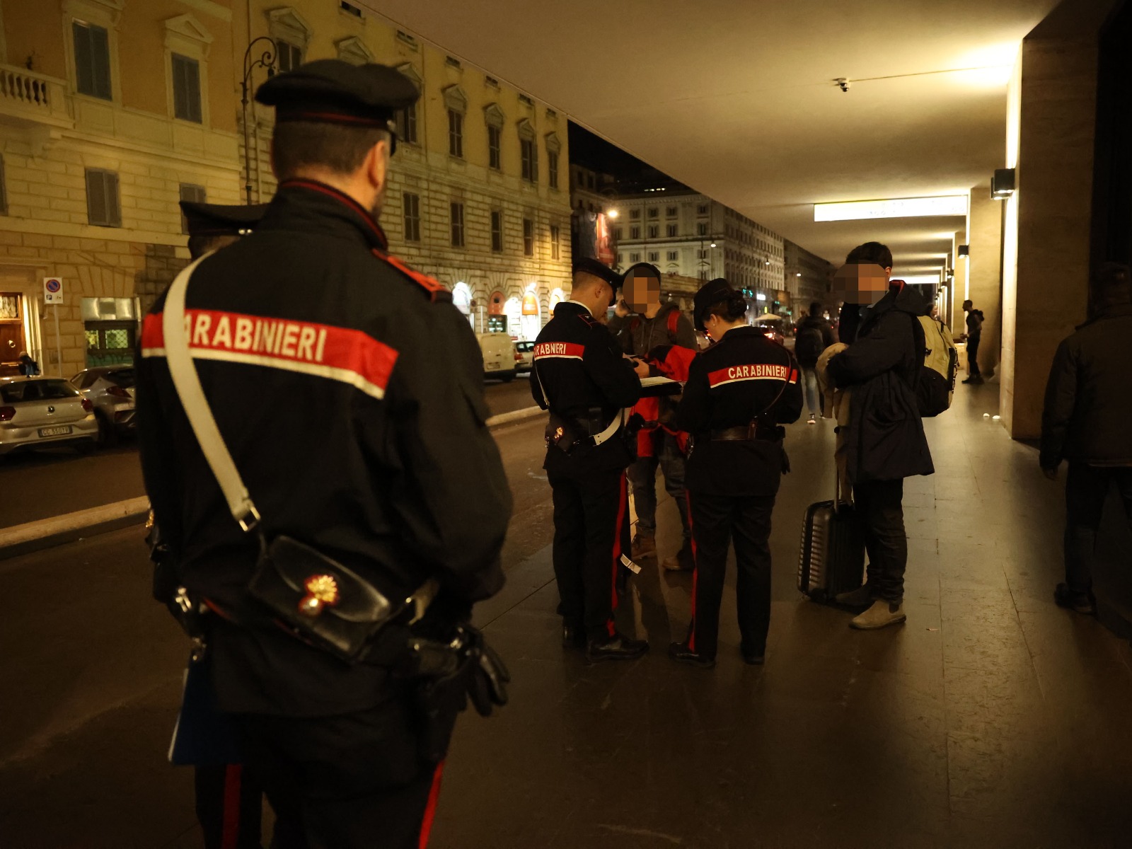 Carabinieri, Arrestate Venti Persone Per Furti E Borseggi - RomaLife24