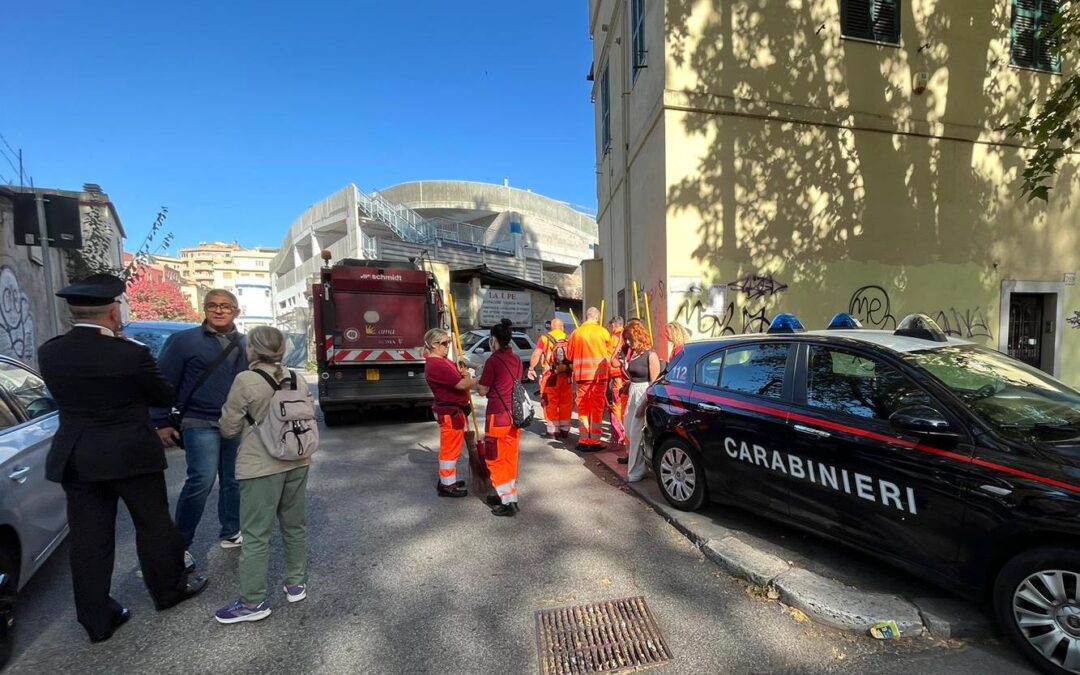 Carabinieri e Ama, ripristino del decoro urbano in Piazzale delle Crociate e Via Monaci