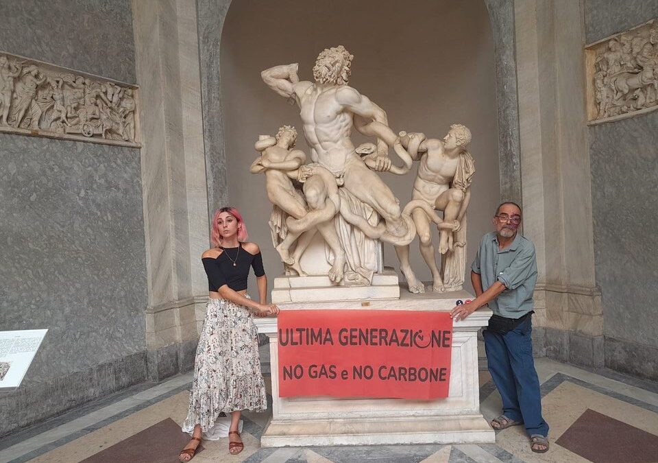 Si incollarono al Laocoonte per protesta, condannati in appello dal Vaticano due ecoattivisti