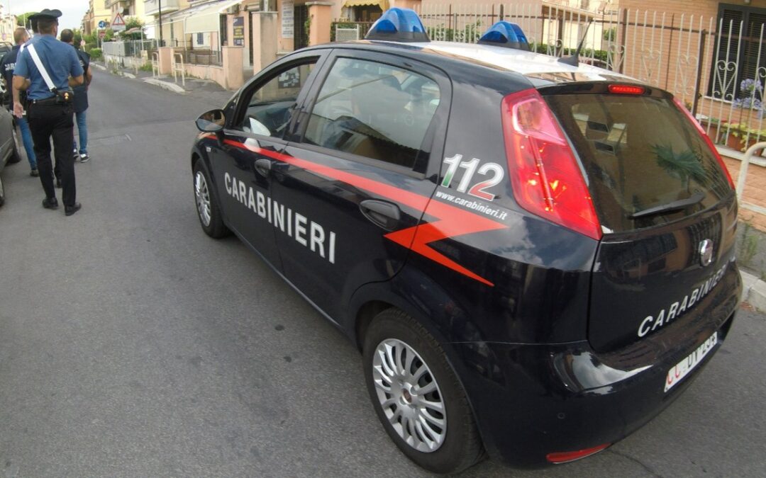 Tivoli, calci e pugni alla compagna in stato di gravidanza: braccialetto elettronico a 25enne