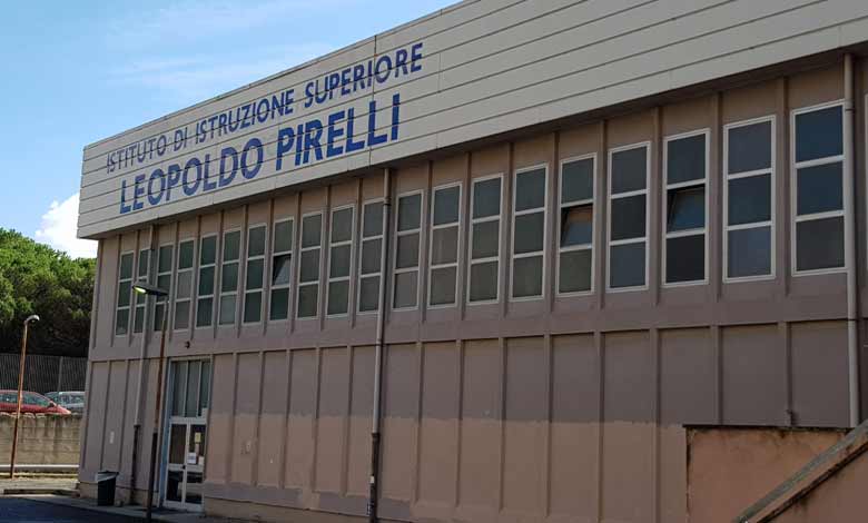 Istituto Pirelli, il sindaco: “Intollerabili atti discriminatori e fascisti. Si faccia chiarezza”