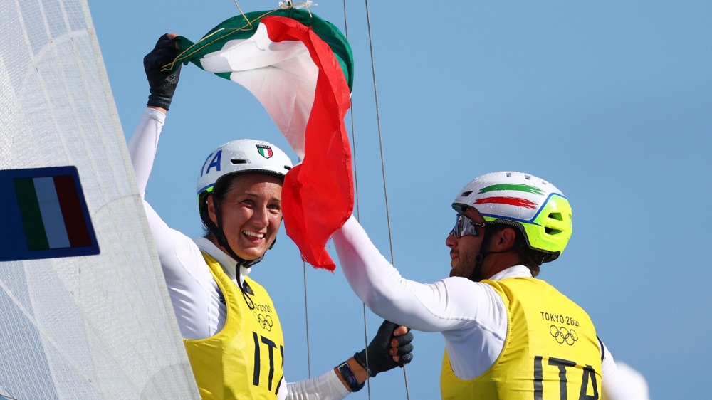 Parigi 2024, la romana Caterina Banti in coppia con Ruggero Tita vince l’oro nel Nacra 17 misto