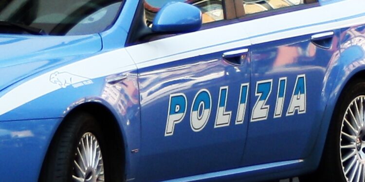 Ardea, ventenne arrestato per atti persecutori nei confronti di una ex compagna di scuola