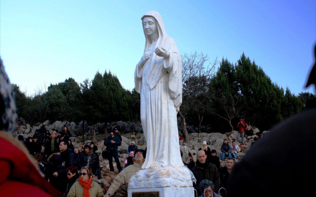 Il Vaticano su Medjugorje: “Sì al culto, ma non si vada per i veggenti”