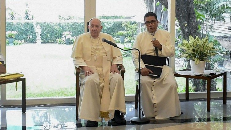 Papa Francesco: “Liberate Aung San Suu Kyi. Pronti ad accoglierla in Vaticano”