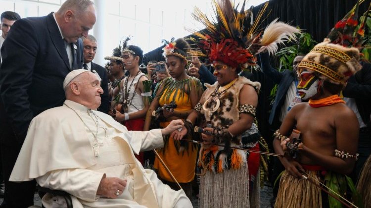 Papa Francesco in Papua Nuova Guinea parla di armonia delle differenze” e del valore della donna