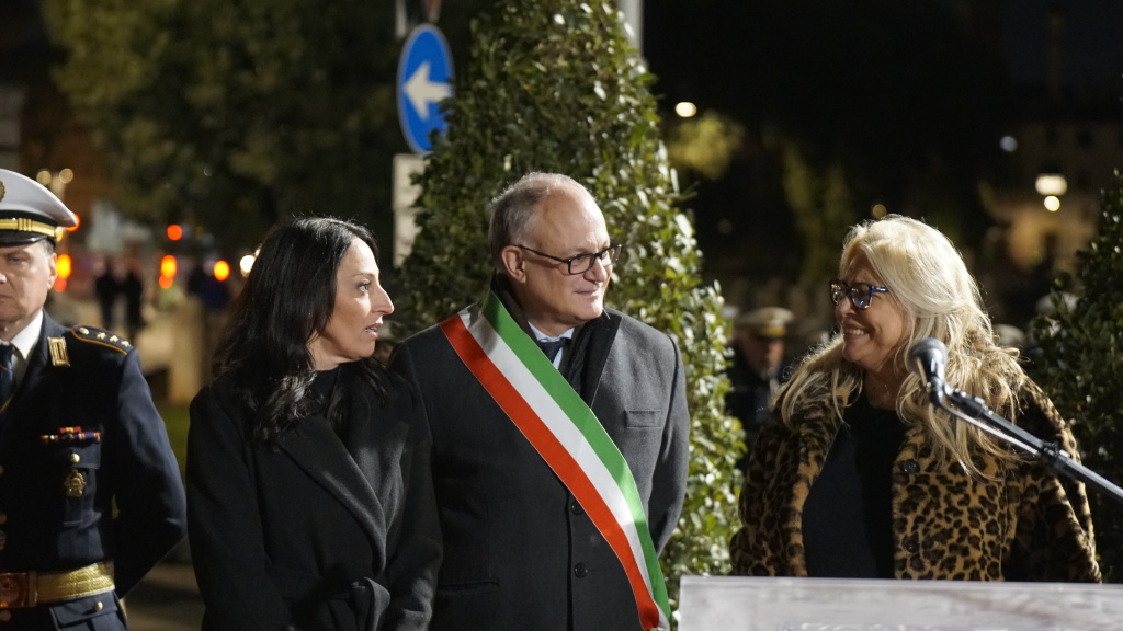 In via dei Fori Imperiali l’Albero dei Diritti Umani voluto dalla Presidenza dell’Assemblea Capitolina