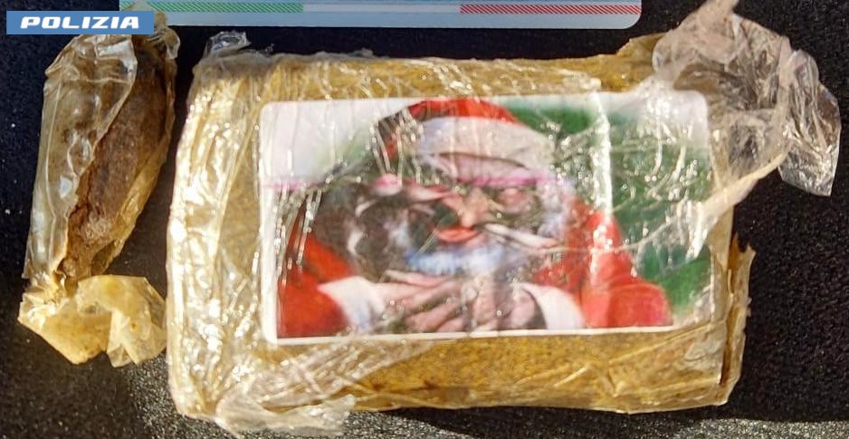 Polizia: 40 chili di droga sequestrati in tre mesi. Arrestato anche il “Babbo Natale pusher”