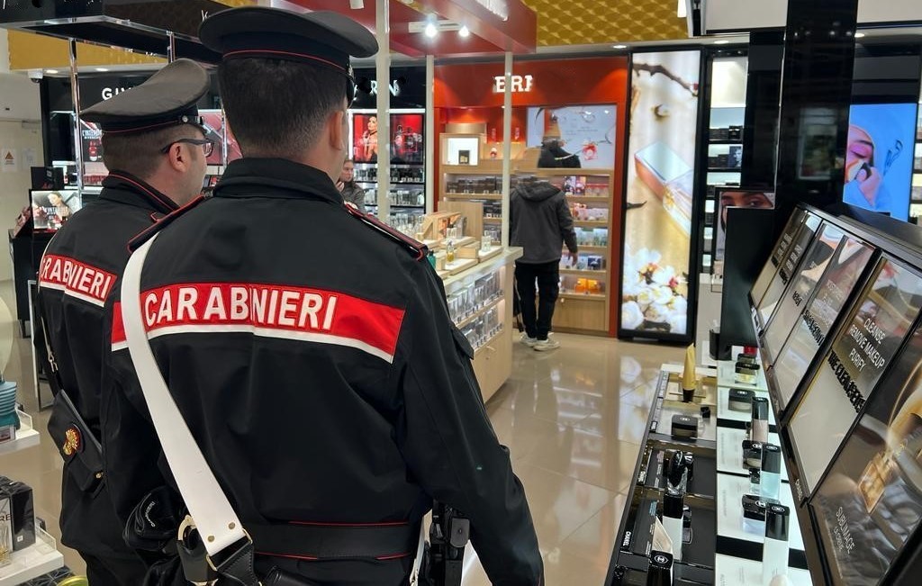 Ancora furti al duty free di Fiumicino, Carabinieri denunciano 3 persone